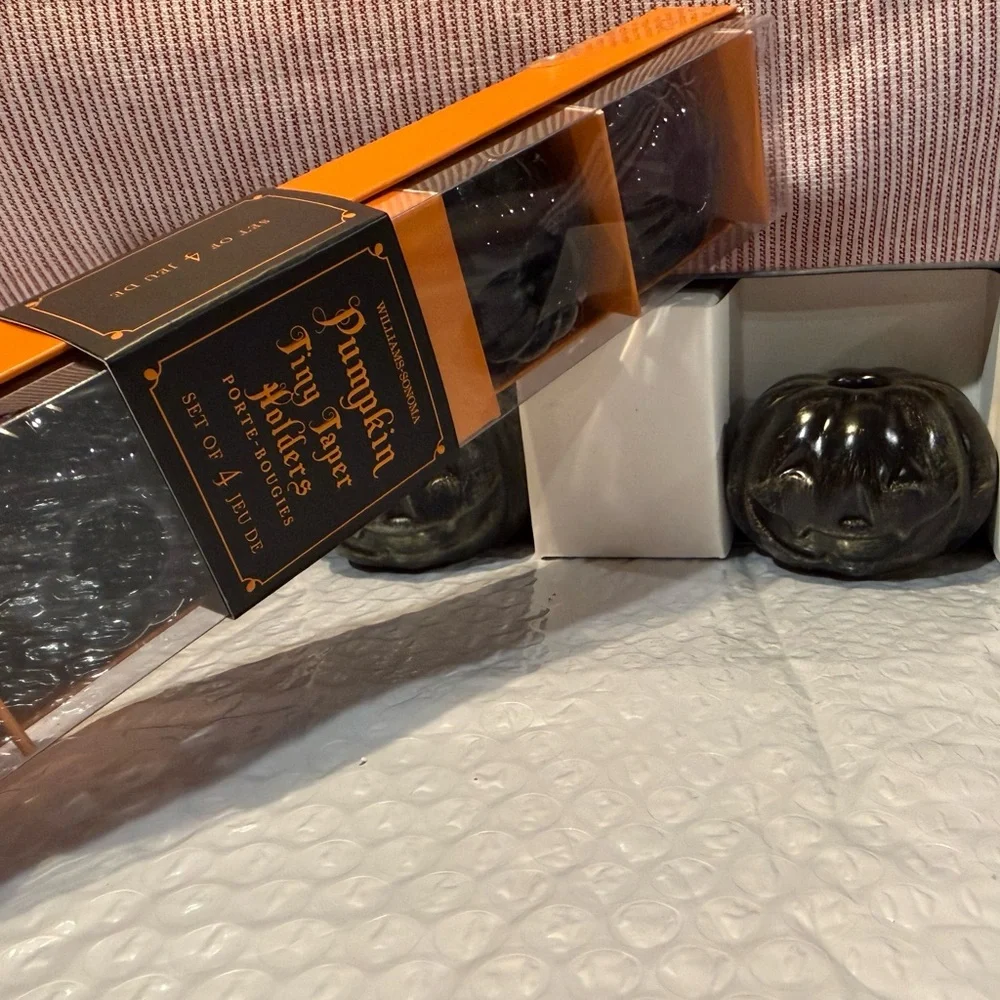 New Williams Sonoma Tiny Pumpkin Taper Holders, Shiny Black, S/4, 2011
